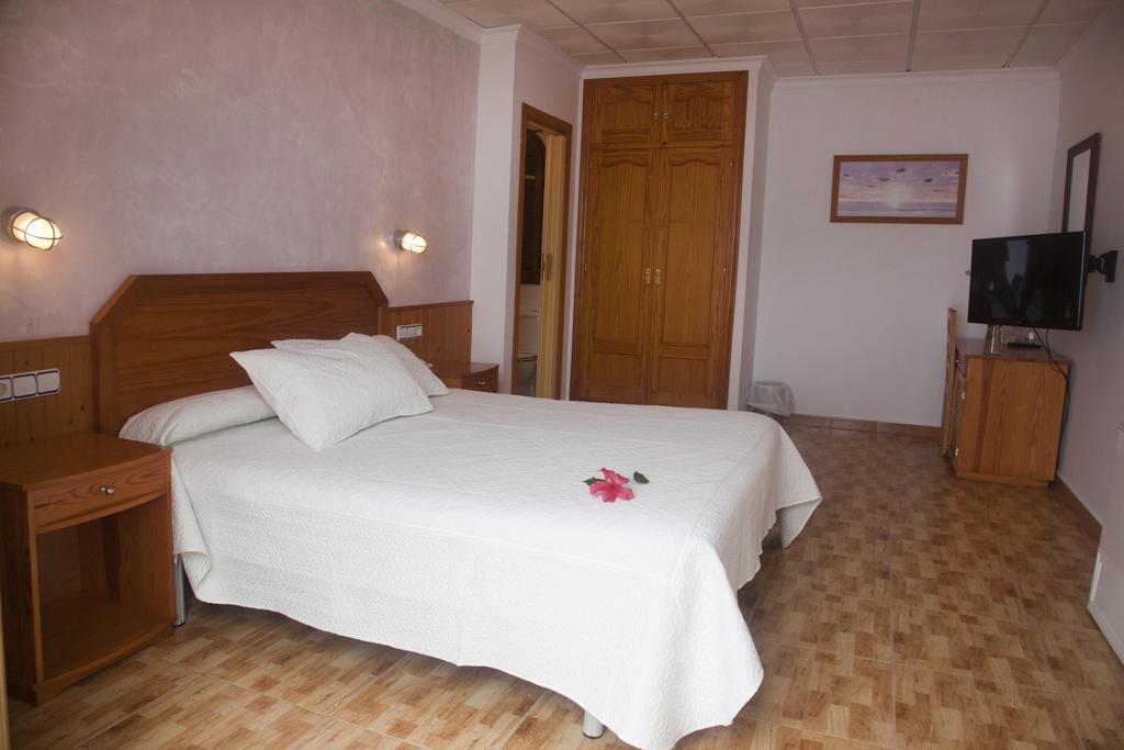 Hostal Mar De Frente Los Canos De Meca Room photo