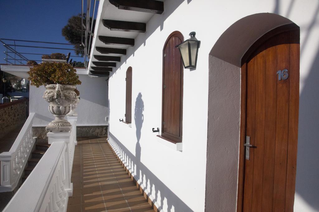 Hostal Mar De Frente Los Canos De Meca Exterior photo