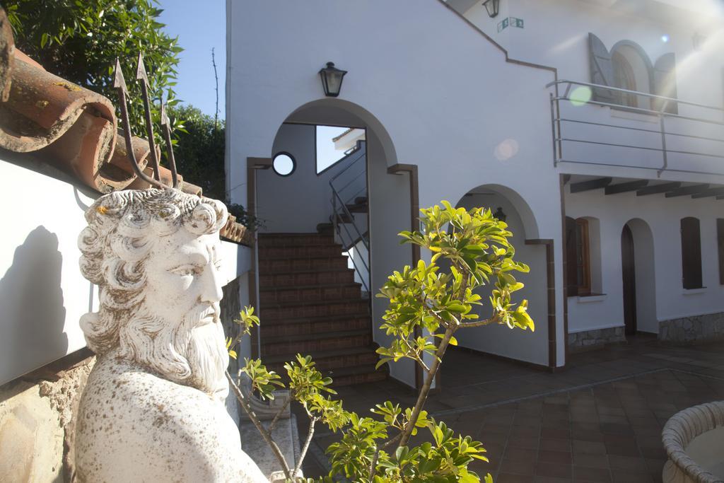 Hostal Mar De Frente Los Canos De Meca Exterior photo